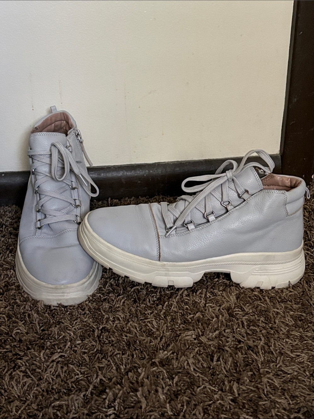 Women’s 10 Linea Paola High-Top Sneakers in Light Gray